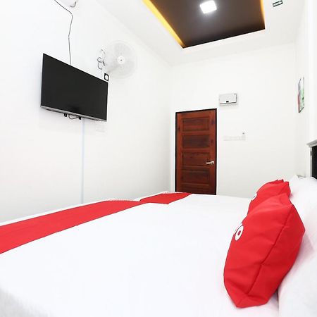 Super Oyo 89678 Ady Hotel Kuala Terengganu Exterior photo