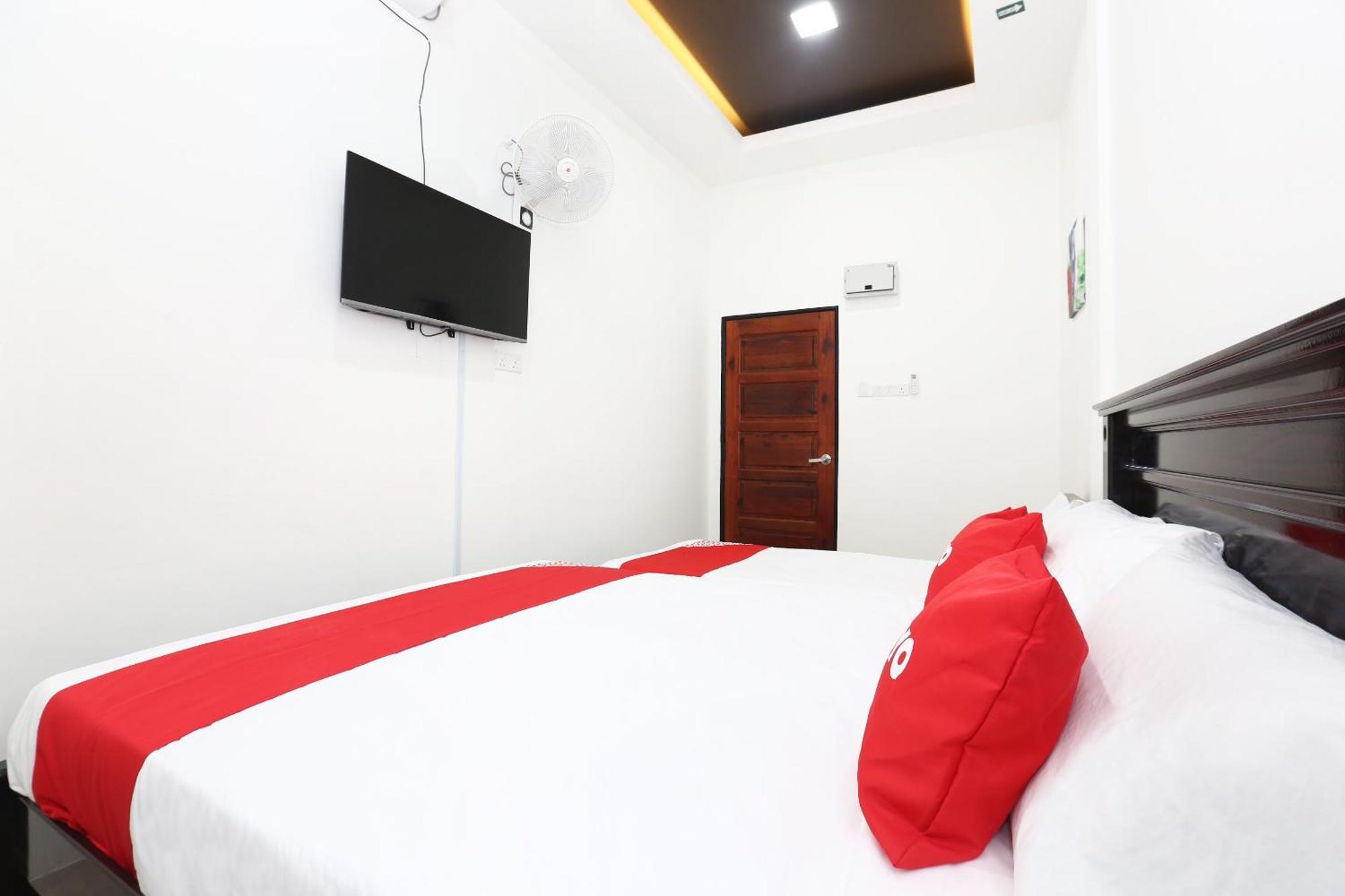 Super Oyo 89678 Ady Hotel Kuala Terengganu Exterior photo