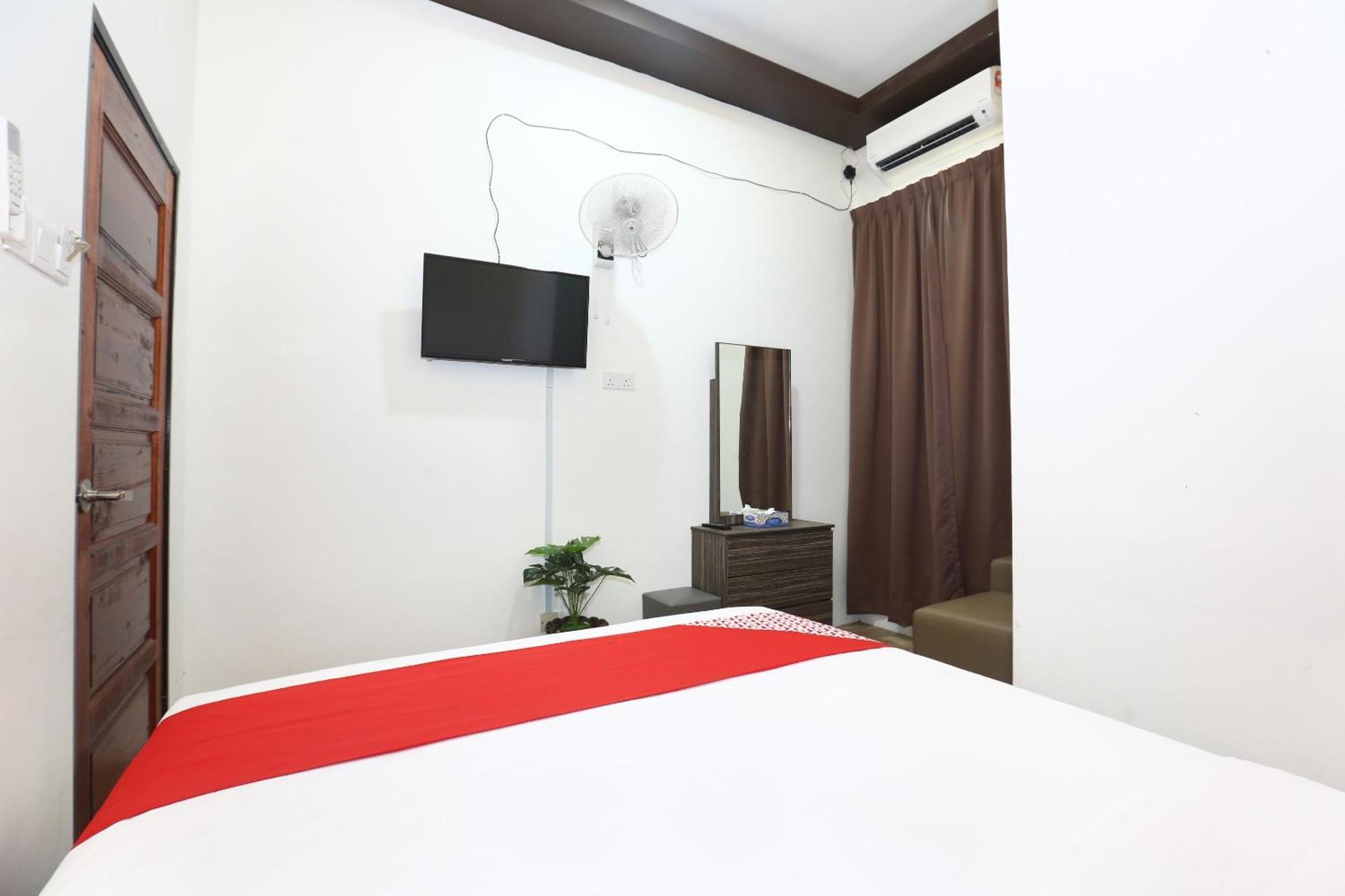 Super Oyo 89678 Ady Hotel Kuala Terengganu Exterior photo