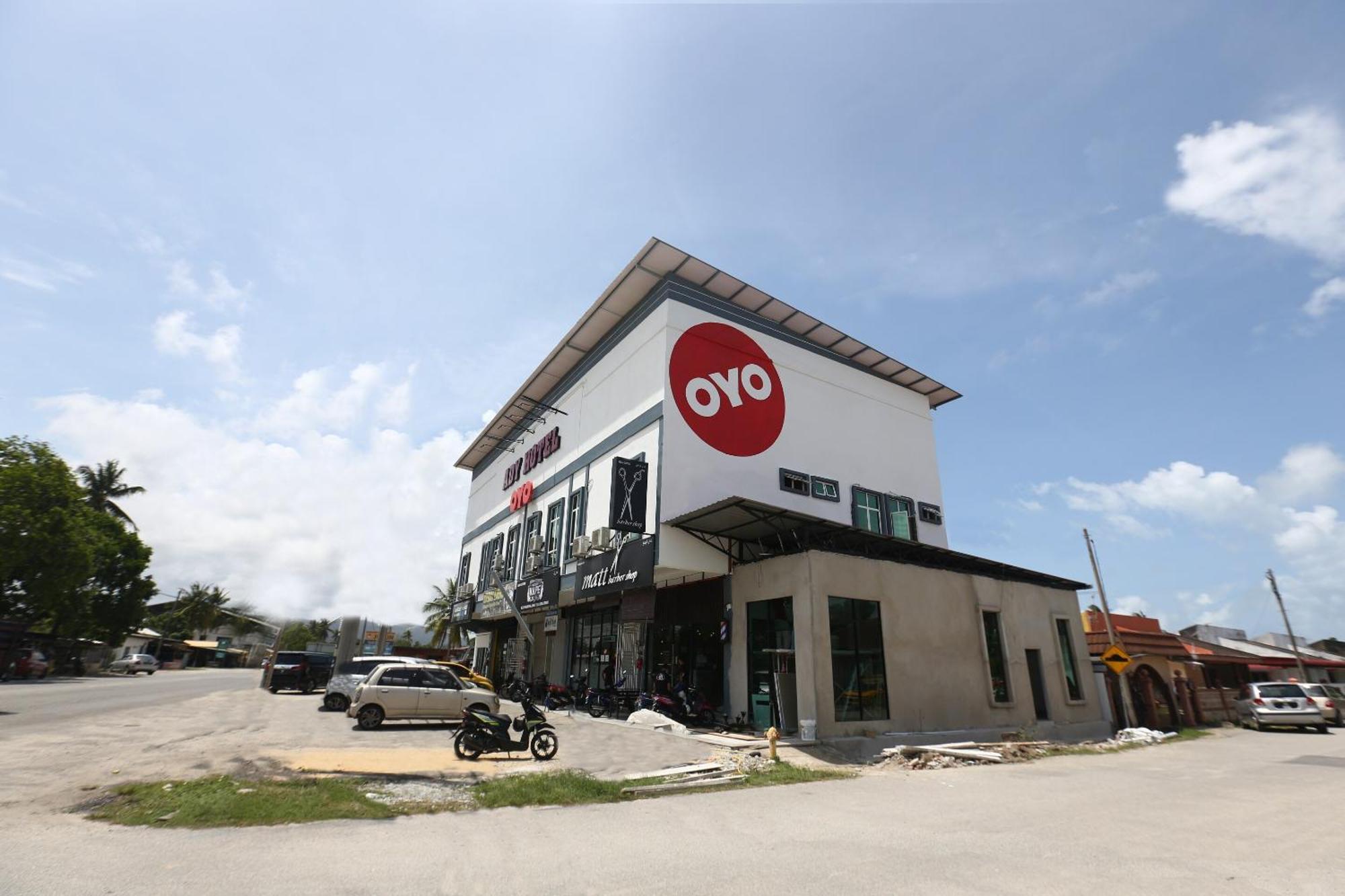 Super Oyo 89678 Ady Hotel Kuala Terengganu Exterior photo