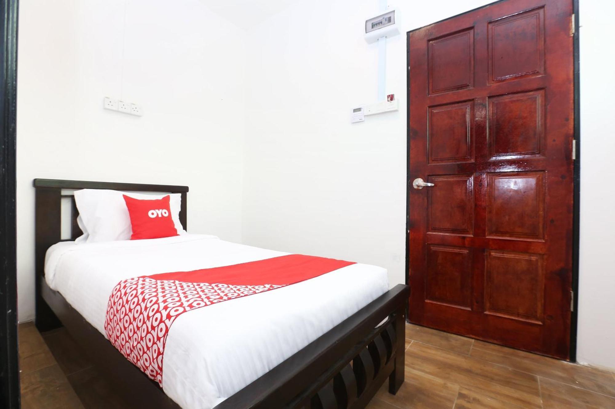 Super Oyo 89678 Ady Hotel Kuala Terengganu Exterior photo