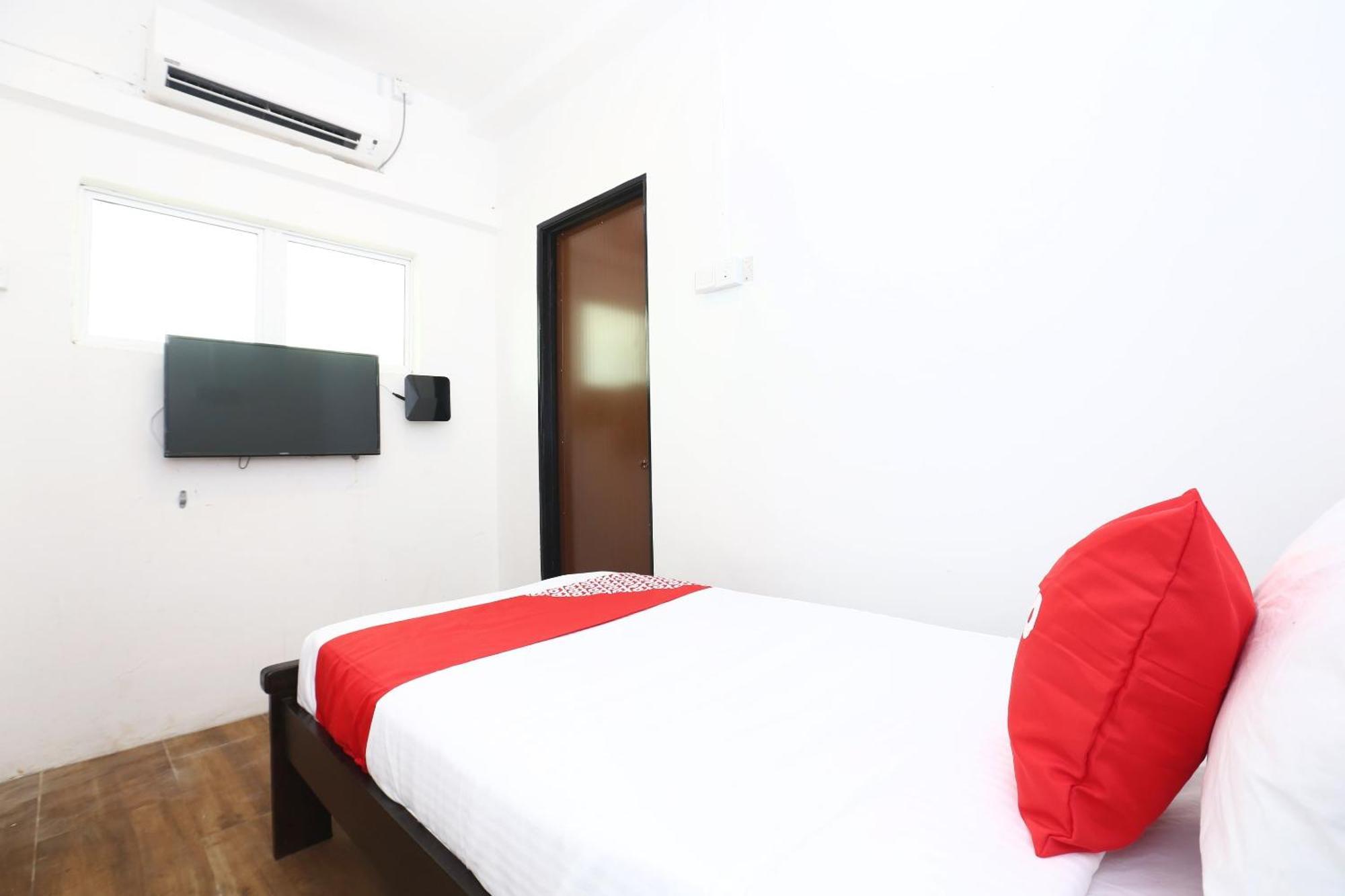 Super Oyo 89678 Ady Hotel Kuala Terengganu Exterior photo
