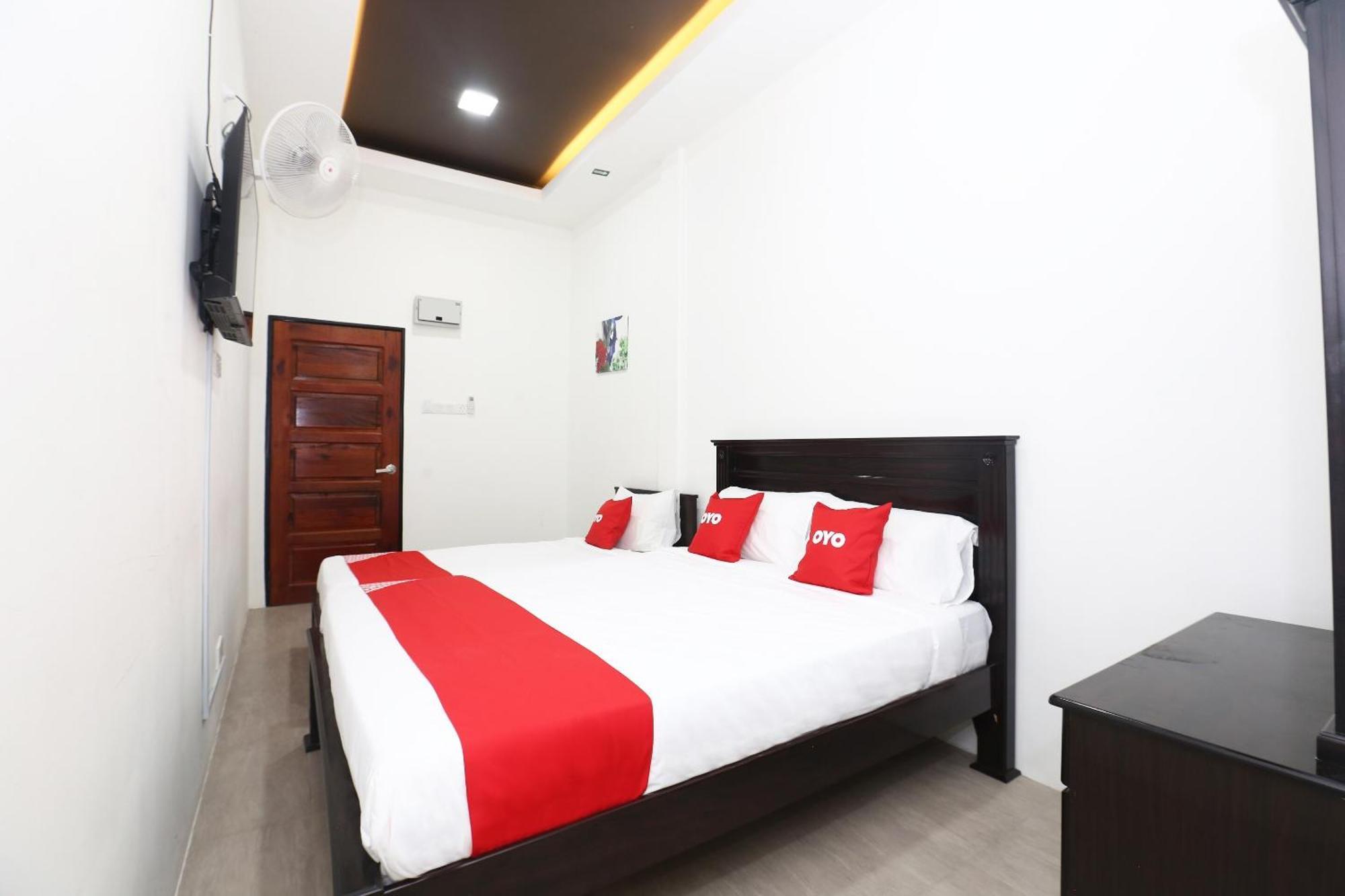 Super Oyo 89678 Ady Hotel Kuala Terengganu Exterior photo